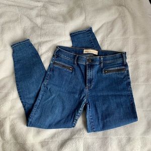 Gap skinny jeans I’m with front zipper pockets